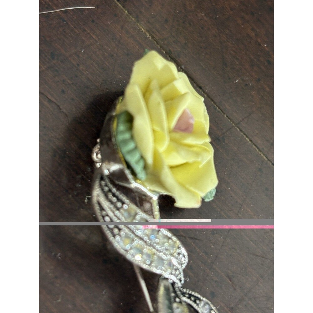 Vintage AVON Porcelain Sweet Yellow Rose Silver Tone & Rhinestone Brooch Pin - Picture 6 of 9